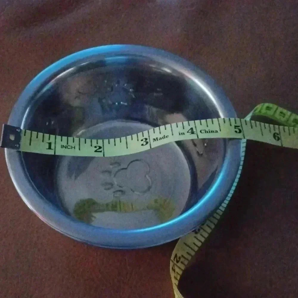 > Pet food stand.  Havy.  For small/medium pets. - Picture 9 of 9